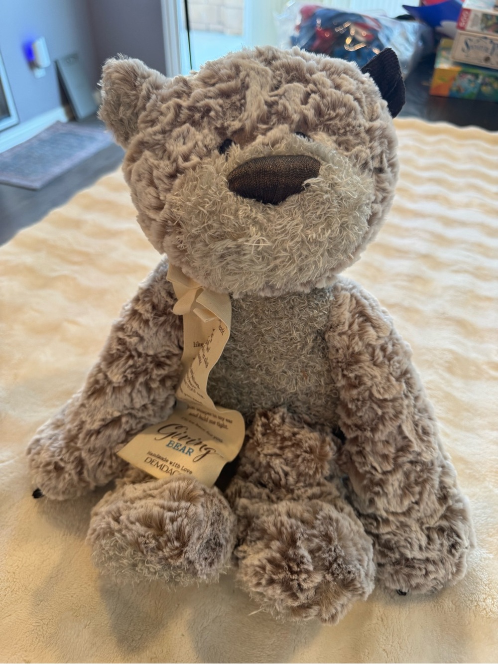 Demdaco Giving Bear